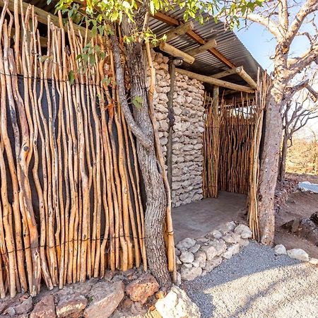 Etosha Village Campsite Окаукуэджо Экстерьер фото