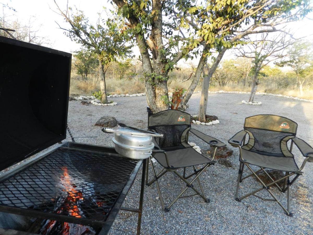 Etosha Village Campsite Окаукуэджо Экстерьер фото