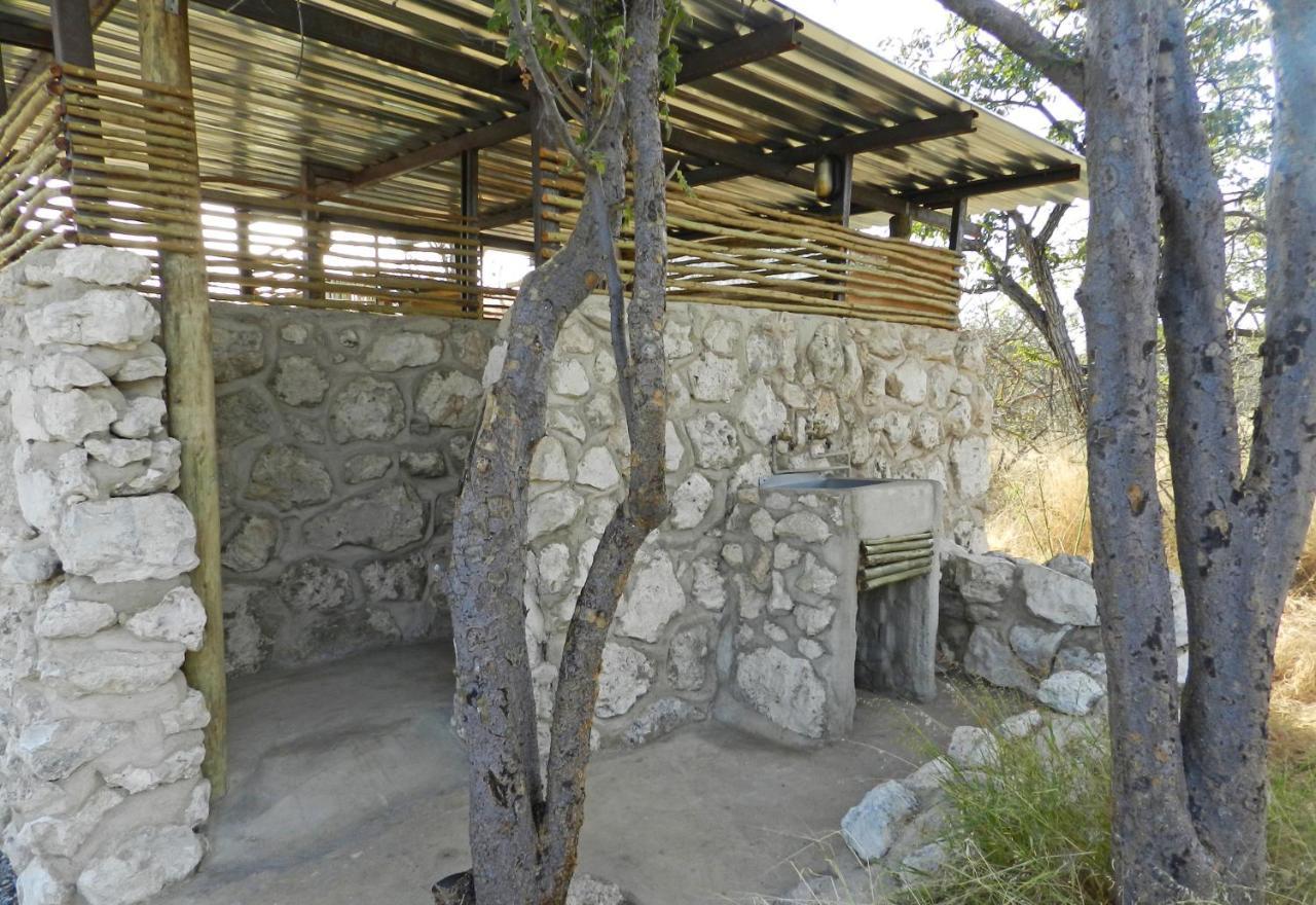 Etosha Village Campsite Окаукуэджо Экстерьер фото