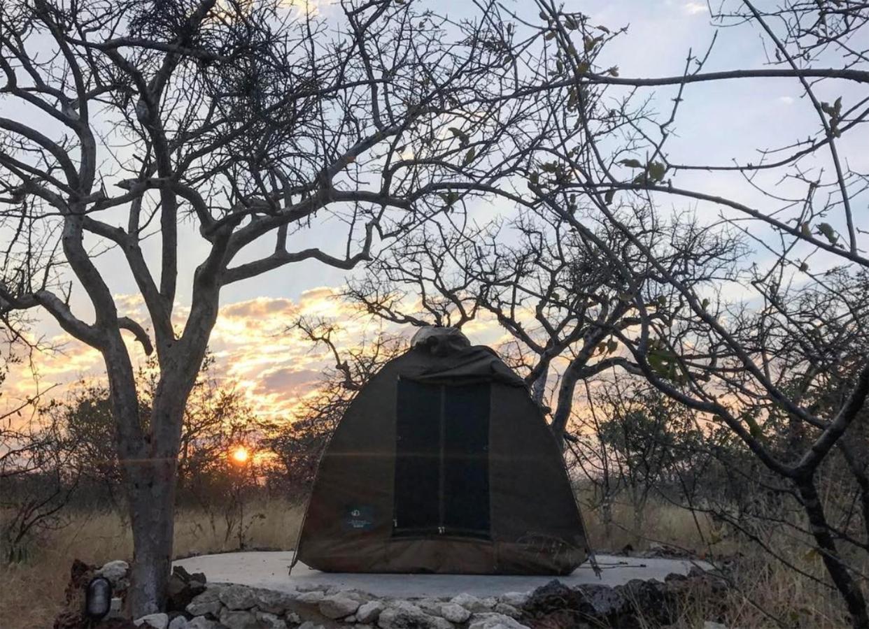 Etosha Village Campsite Окаукуэджо Экстерьер фото