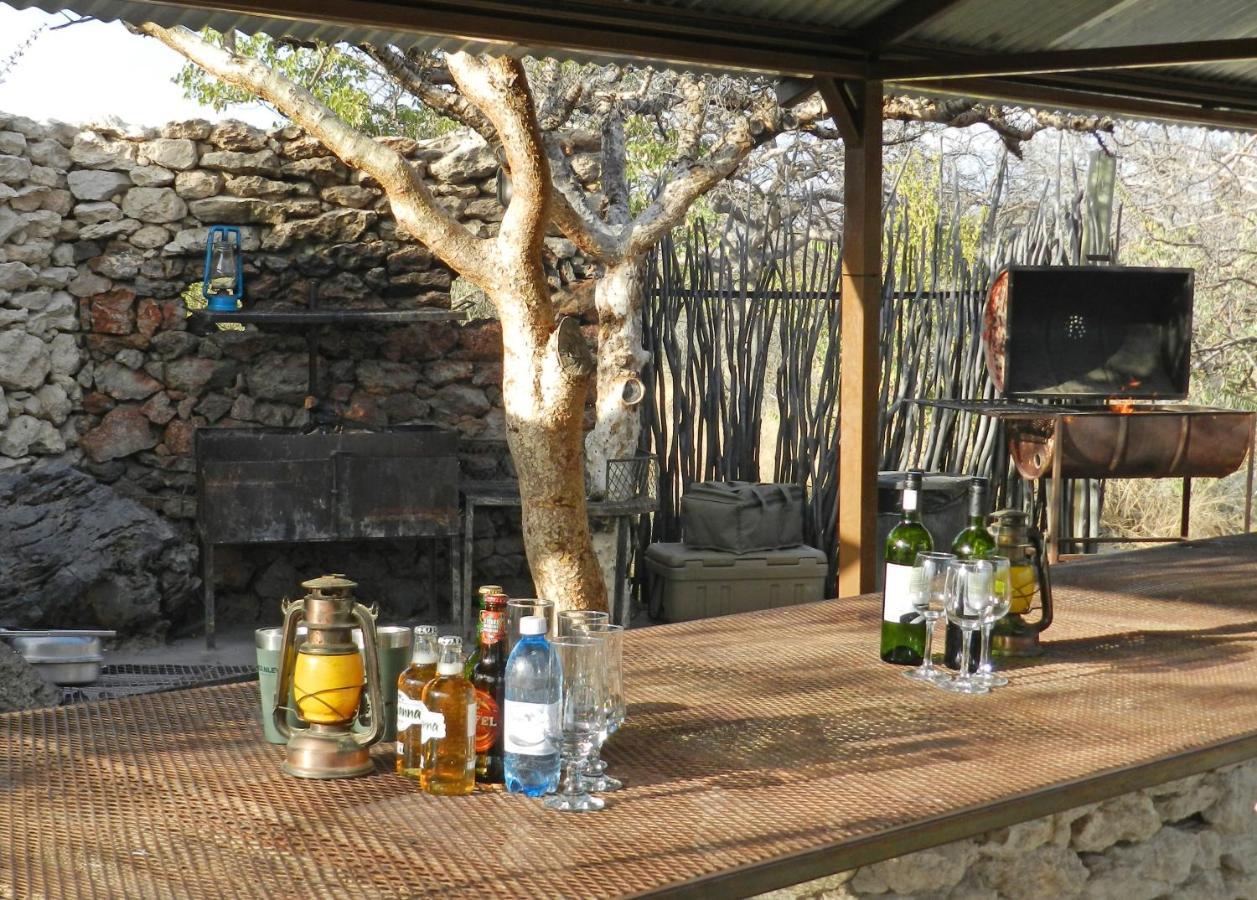 Etosha Village Campsite Окаукуэджо Экстерьер фото