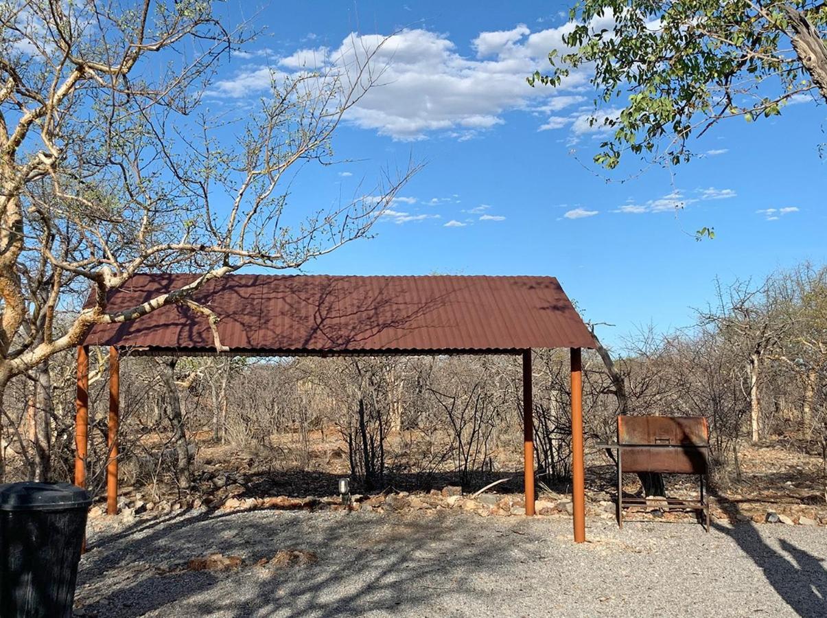 Etosha Village Campsite Окаукуэджо Экстерьер фото